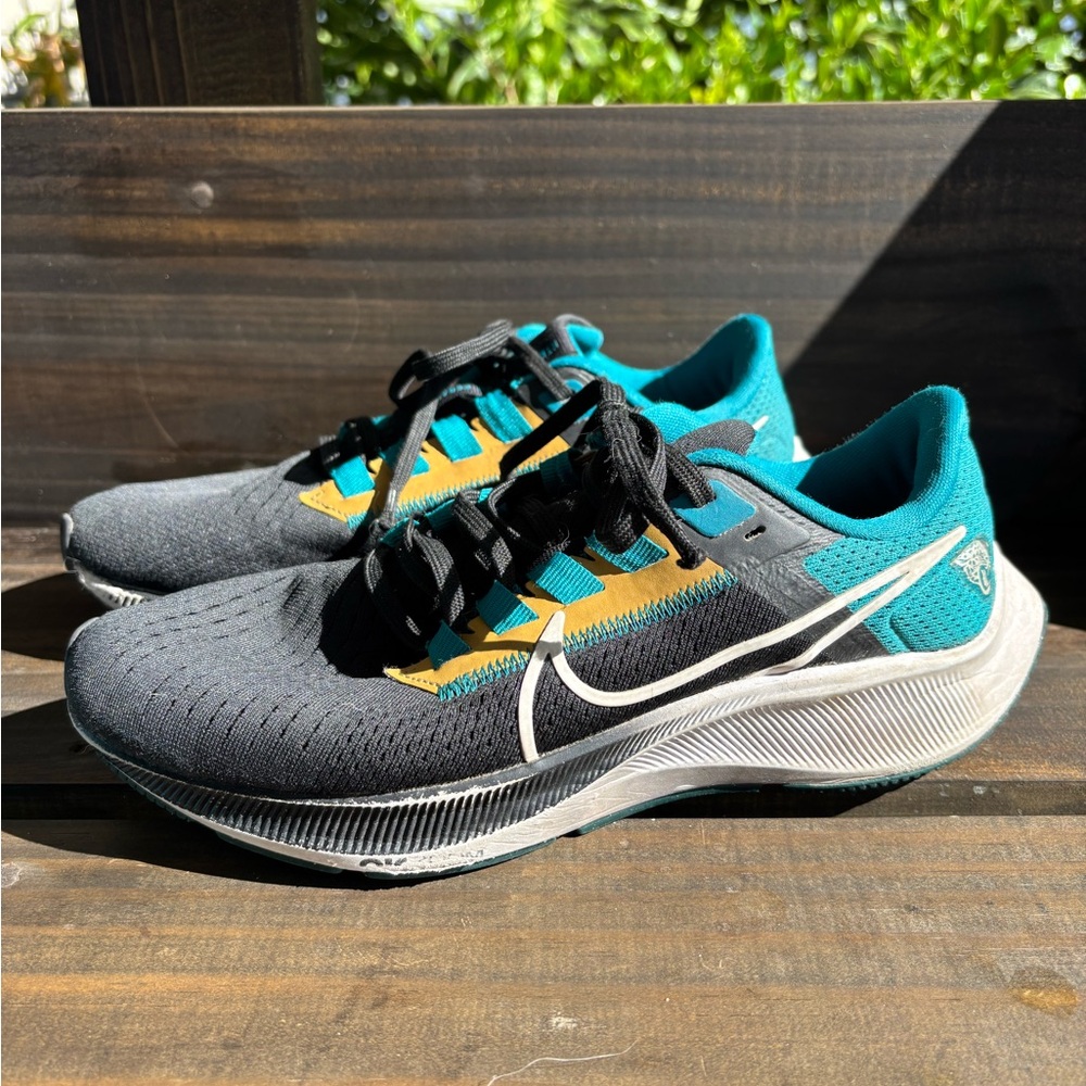 Nike Air Zoom Pegasus 38 size 6 men’s Jacksonville Jaguars NFL